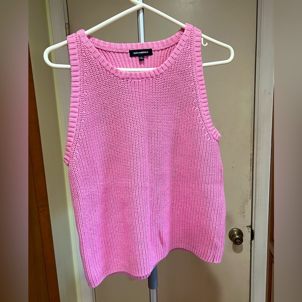 525 AMERICAN PINK SLEEVELESS SWEATER - SIZE LARGE